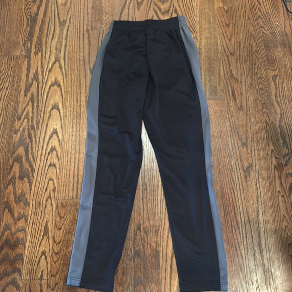 Under Armour men’s pants. Black with gray. - Picture 2 of 4